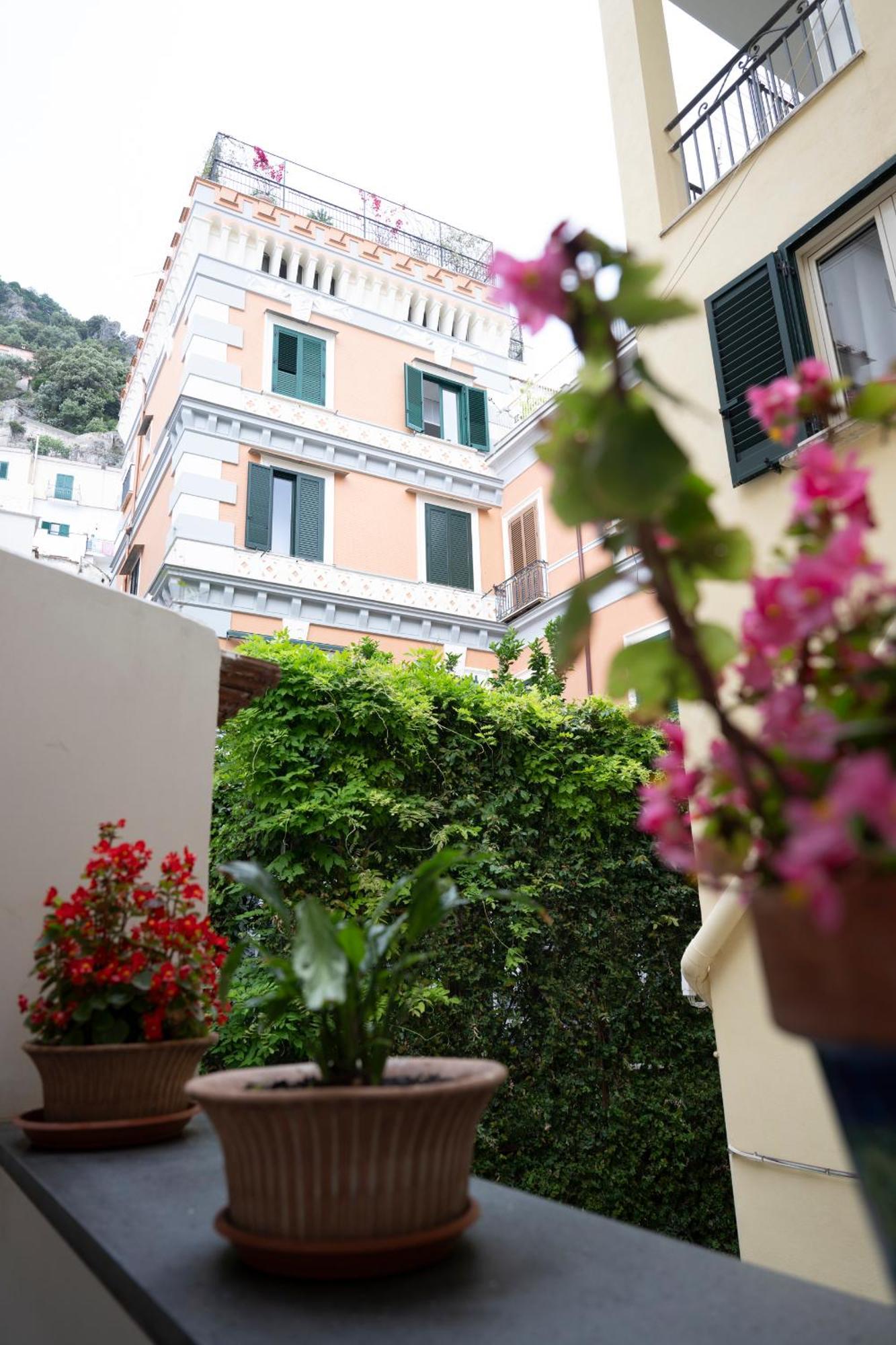 Aparthotel Antica Repubblica In Amalfi Center At 100Mt From The Sea Extérieur photo
