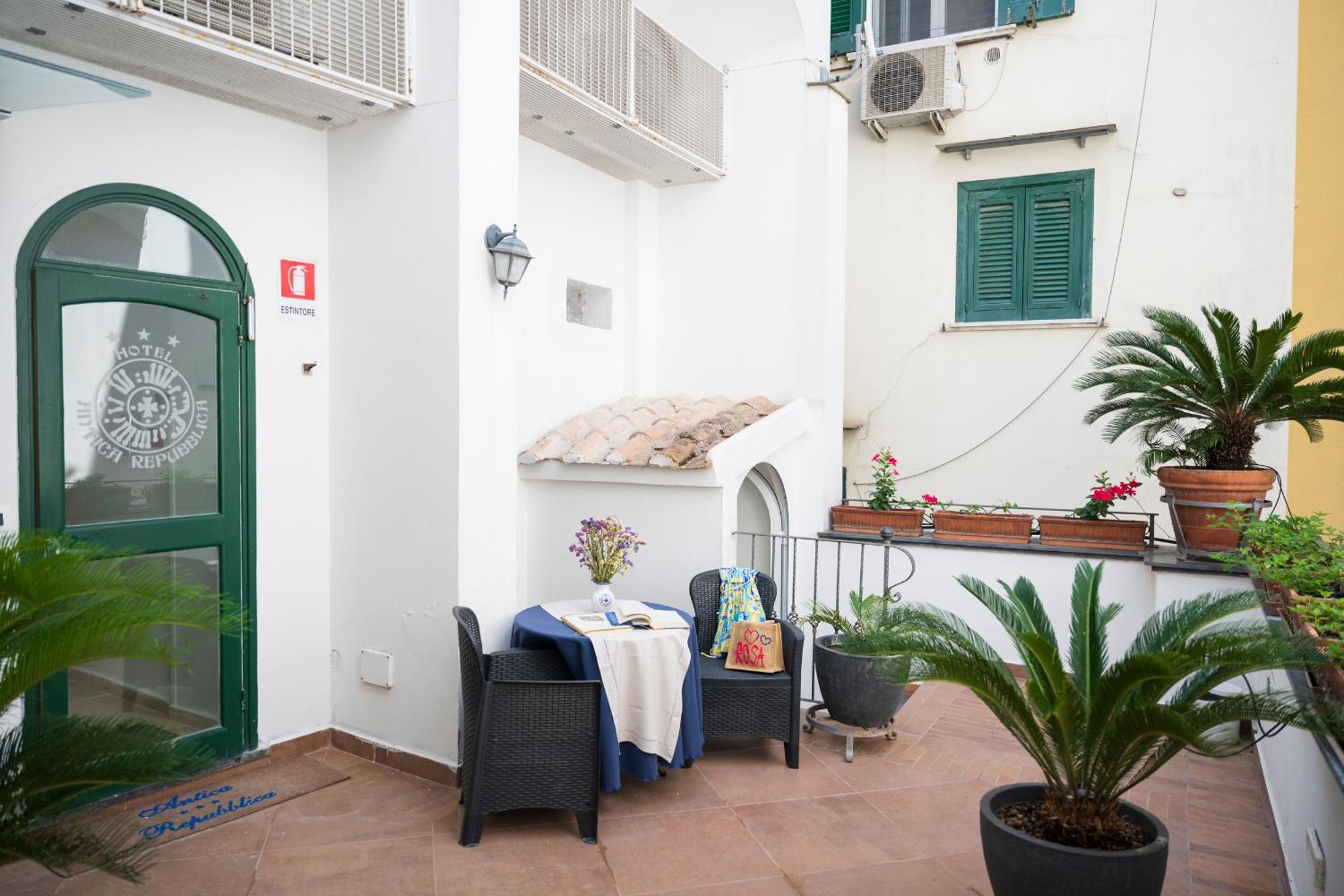 Aparthotel Antica Repubblica In Amalfi Center At 100Mt From The Sea Extérieur photo